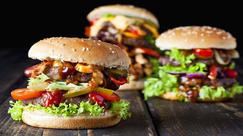 杭州汉堡爆料事件视频播放,视频揭露惊人真相  第3张